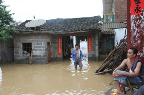 强降雨袭击了广西来宾市