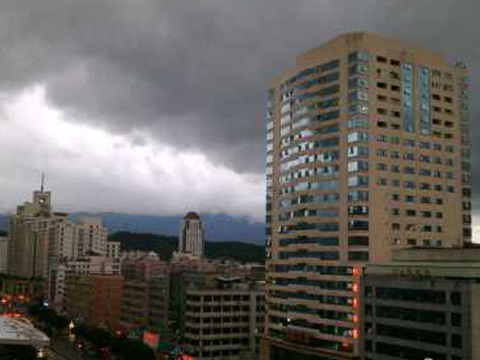 4日，福建福州阴雨天。（来源：新浪微博）